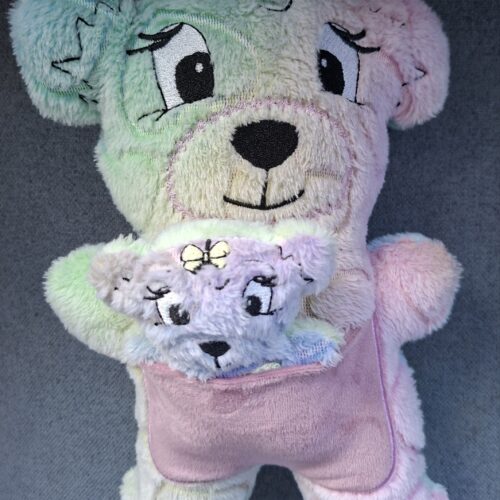 Knuffelbeertje met baby