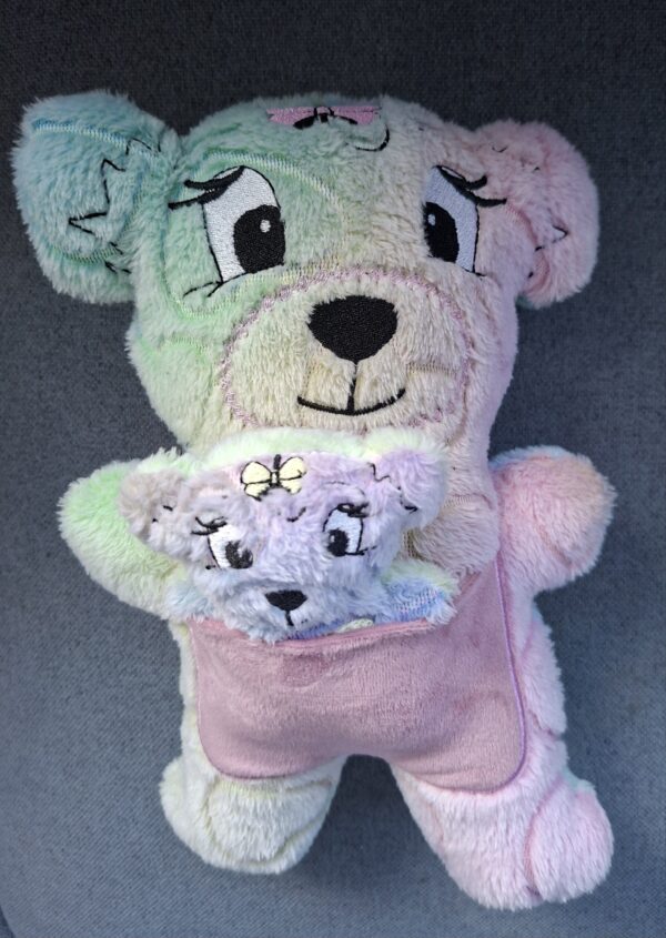 Knuffelbeertje met baby