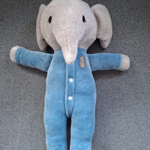 2026/09/22642-scaled.jpg Knuffel olifantje