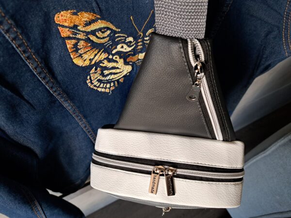 Bartelby Slingbag