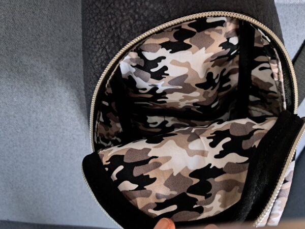 2026/09/9415-scaled.jpg Slingbag zwart