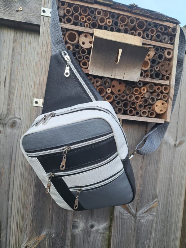 Bartelby Slingbag